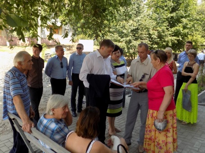 Михаил Бажинов проверил ход капремонта на улице Садовой в Белгороде Михаил Бажинов проверил ход капремонта на улице Садовой в Белгороде